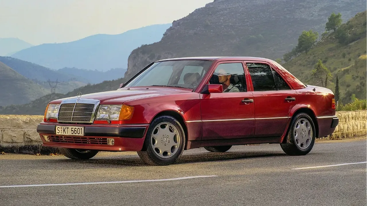 Mercedes W124 - MERCEDES-BENZ.AG