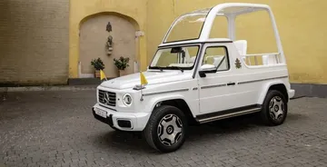 Mercedes-Benz Popemobile - MERCEDES-BENZ.AG