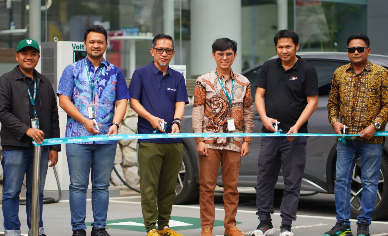 Peresmian SPKLU DC Charging di BYD Haka Auto (HAKA AUTO INDONESIA)