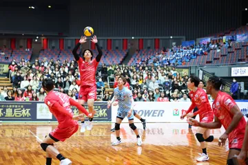 Semifinal Emperor's Cup 2024 antara Suntory Sunbirds vs Wolfdogs Nagoya yang dihelat di Asue Arena, Osaka, 15 Desember 2024 (Foto: jva_tkjapan)