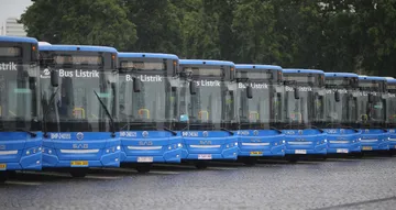 SAG Serahkan 90 Unit Bus Listrik High Deck kepada Transjakarta di Monas. (Dok SAG)