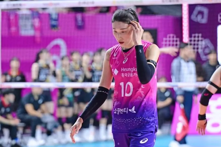 Kim Yeon-koung ngamuk Spike diblok Megawati (Foto: KOVO)