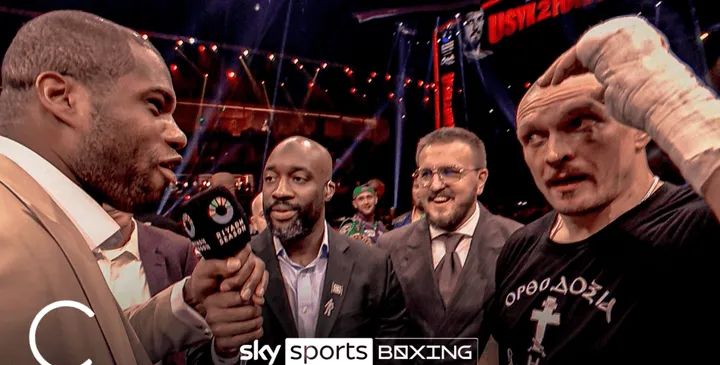 Juara tinju kelas berat IBF, Daniel Dubois langsung naik ke atas ring setelah Oleksandr Usyk menang atas Tyson Fury dalam pertarungan yang berlangsung di Kingdom Arena, Riyadh, Arab Saudi, 22 Desember 2024 (tangkapan layar Skysports)