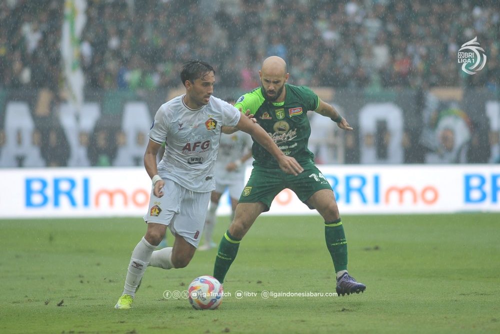 Ezra Walian (Foto: Liga Indonesia Baru)