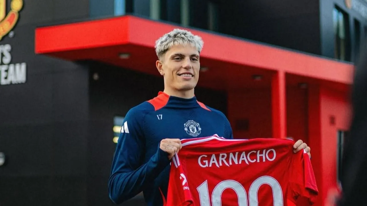 Napoli Geram usai Chelsea jalin kontak dengan Man United untuk gaet Alejandro Garnacho./IG Garnacho