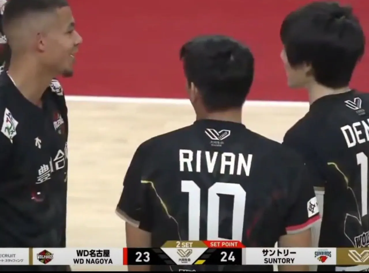 Rivan Nurmulki saat dimainkan pada laga Suntory Sunbirds vs Wolfdogs Nagoya dalam lanjutan Liga Voli Jepang SV League, 29 Desember 2024 (tangkapan layar VBTV)