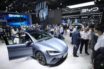 Penjualan mobil listrik diperkirakan terus tumbuh di 2025. (South China Morning Post)