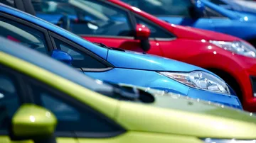 Warna mobil belakangan sudah jadi trend tersendiri. (Mental Floss)
