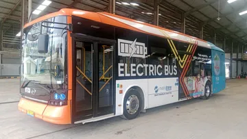 Armada bus listrik TransJakarta yang menggunakan ban Hankook AU60. (Dok. Hankook Indonesia).