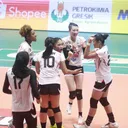 Yogya Falcons - Sabina Altynbekova dan rekan-rekannya saat laga Yogya Falcons vs Jakarta Popsivo Polwan dalam lanjutan Proliga 2025 di GOR Tri Dharma, Gresik, resik, 10 Januari (Foto: PBVSI)