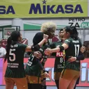 Proliga 2025 - Pertandingan lanjutan Proliga 2025 yang mempertemukan Jakarta Livin Mandiri vs Gresik Petrokimia dihelat di GOR Tri Dharma, Gresik, Jumat (10/1/2025). Foto: PBVSI