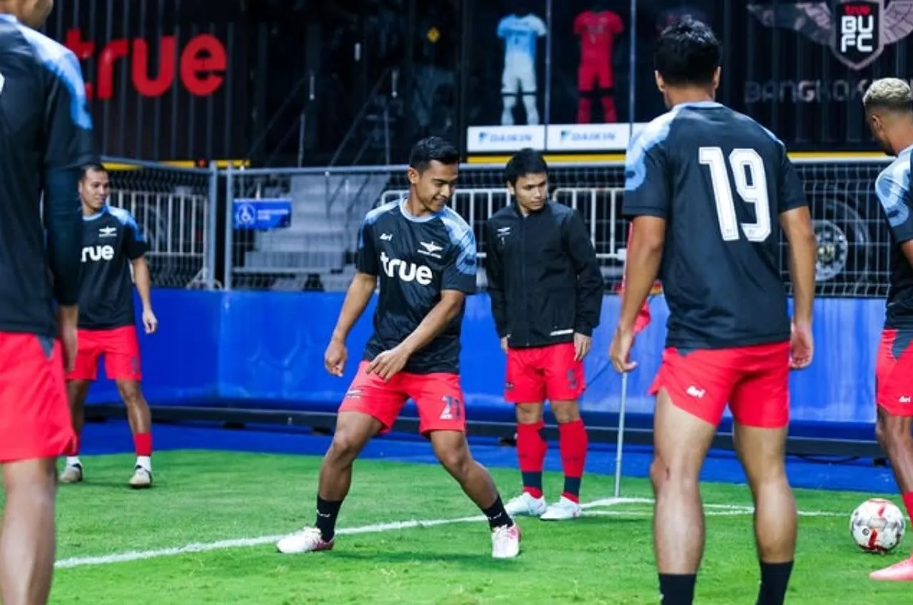 Pratama Arhan sedang berlatih bersama pemain Bangkok United di Liga Thailand/foto: IG Bangkok United.