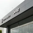 Foto 1. Diler Resmi Jeep Pertama di Bawah Naungan PT Indomobil National Distributor resmi dibuka di PIK Jakarta. (Dok. IND) - Foto 1. Diler Resmi Jeep Pertama di Bawah Naungan PT Indomobil National Distributor resmi dibuka di PIK Jakarta. (Dok. IND)