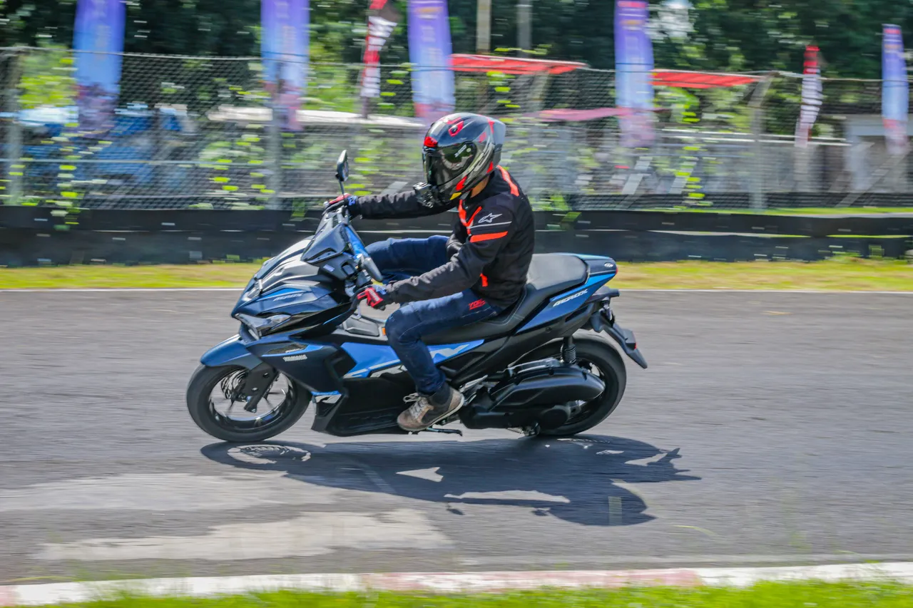 Aerox Track Day di lintasan Sirkuit Sentul Karting. (Yamaha)