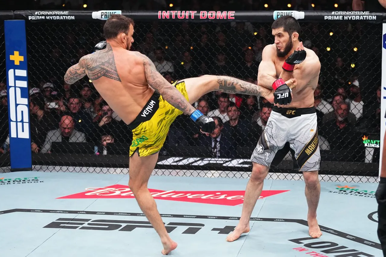 Islam Makhachev vs Renato Moicano (Foto: MMA)