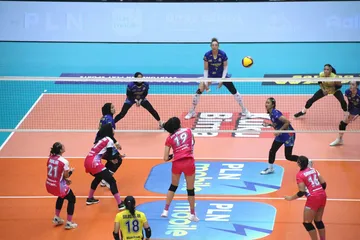 Laga lanjutan Proliga 2025 yang mempertemukan Jakarta Livin Mandiri vs Jakarta Elektrik PLN dihelat di GOR Ken Arok, Malang, Minggu (19/1/2025). Foto: PBVSI