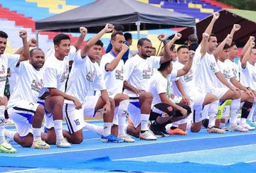 Para pemain Persibo Bojonegoro saat menolak bertanding melawan Deltras FC/foto: IG Persibo.