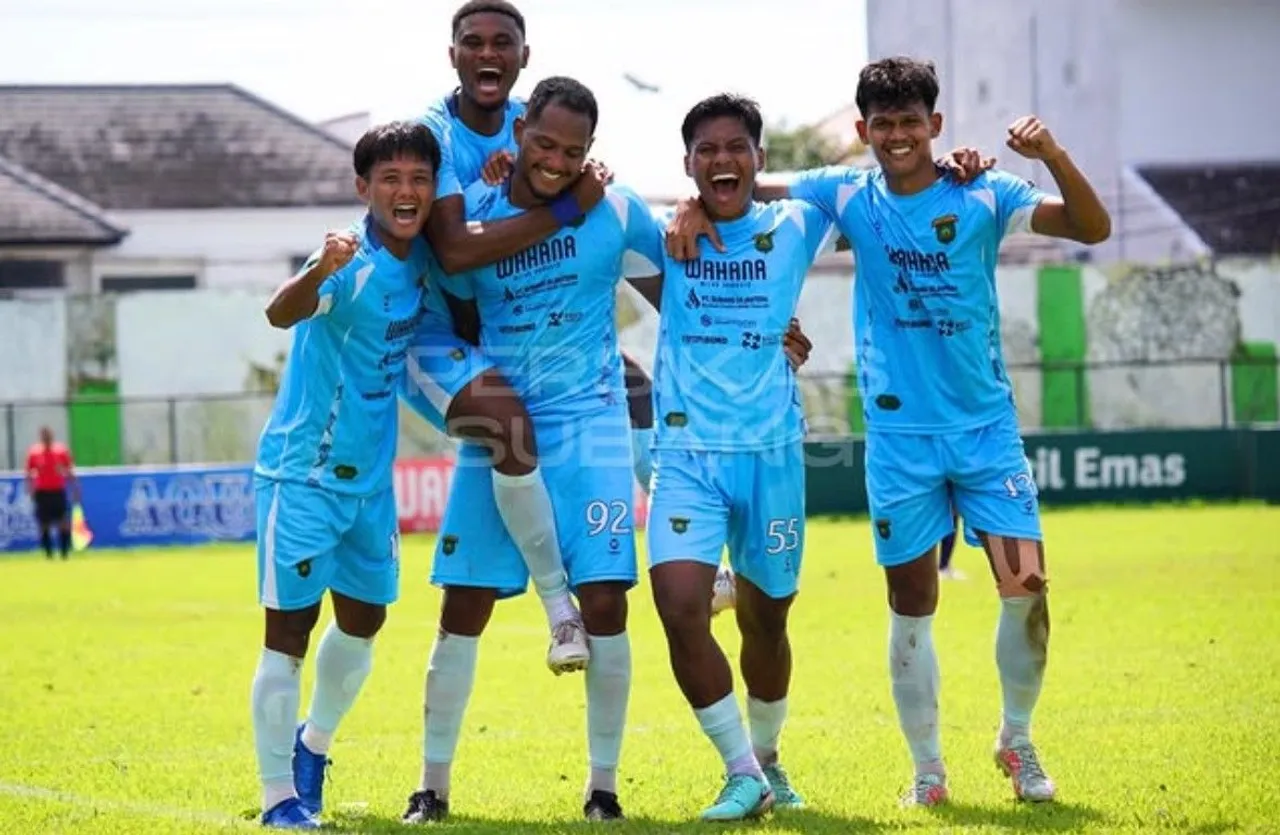 Selebrasi pemain Persikas Subang usai menang 2-0 atas RANS Nusantara di playoff degradasi Liga 2 2024/2025/foto: IG Persikas