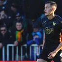 Jay Idzes menjadi starter dalam lanjutan Liga Italia 2024/2025 antara Venezia vs Hellas Verona. (Foto: Instagram/Venezia)