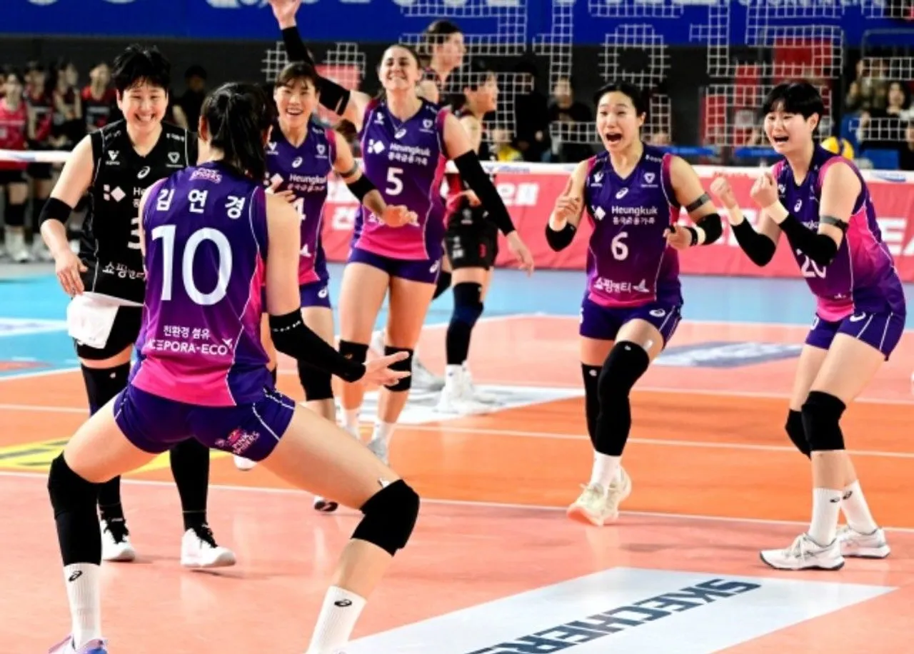 Pink Spiders menang 3-2 atas Red Sparks di putaran keempat V-League 2024/2025/foto: KOVO.