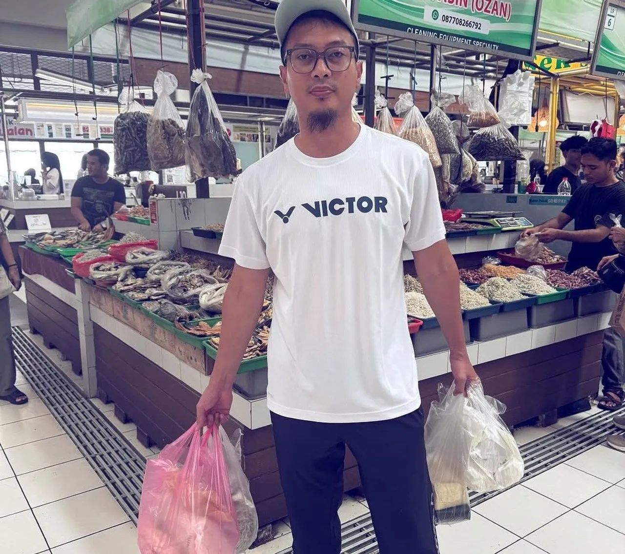 Mohammad Ahsan Belanja di Pasar (Foto: Instagram Mohammad Ahsan)