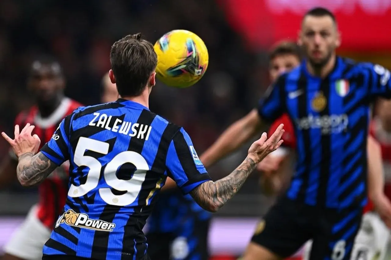 Simone Inzaghi soroti keputusan wasit dalam laga AC Milan vs Inter Milan. (Foto: Instagram/inter)