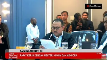 Anggota Komisi XIII DPR RI, Pangeran Khairul Saleh, menanyakan Tim Geypens hapalan Pancasila/foto: TV Parlemen.