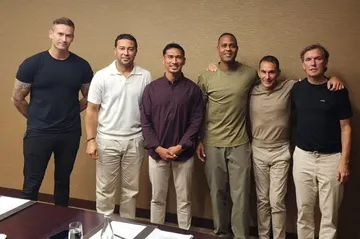 Zulkifli Syukur bersama Patrick Kluivert dan Tim Pelatih Timnas Indonesia/foto: IG Zulkifli Syukur.
