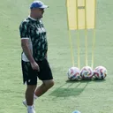 Pelatih Persib Bandung, Bojan Hodak, dalam sesi latihan. (Foto: Instagram/persib)