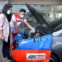 Memeriksa kondisi kendaraan secara rutin di bengkel resmi. (Auto2000) - Memeriksa kondisi kendaraan secara rutin di bengkel resmi. (Auto2000)