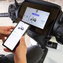 Fitur RoadSync Duo membuat pengendara terus terkoneksi. (AHM) - Fitur RoadSync Duo membuat pengendara terus terkoneksi. (AHM)