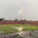 kondisi lapangan stadion soepriadi blitar.jpg - Kondisi lapangan Stadion Soepriadi Blitar penuh genangan air usai diguyur hujan/foto: Media Arema FC.