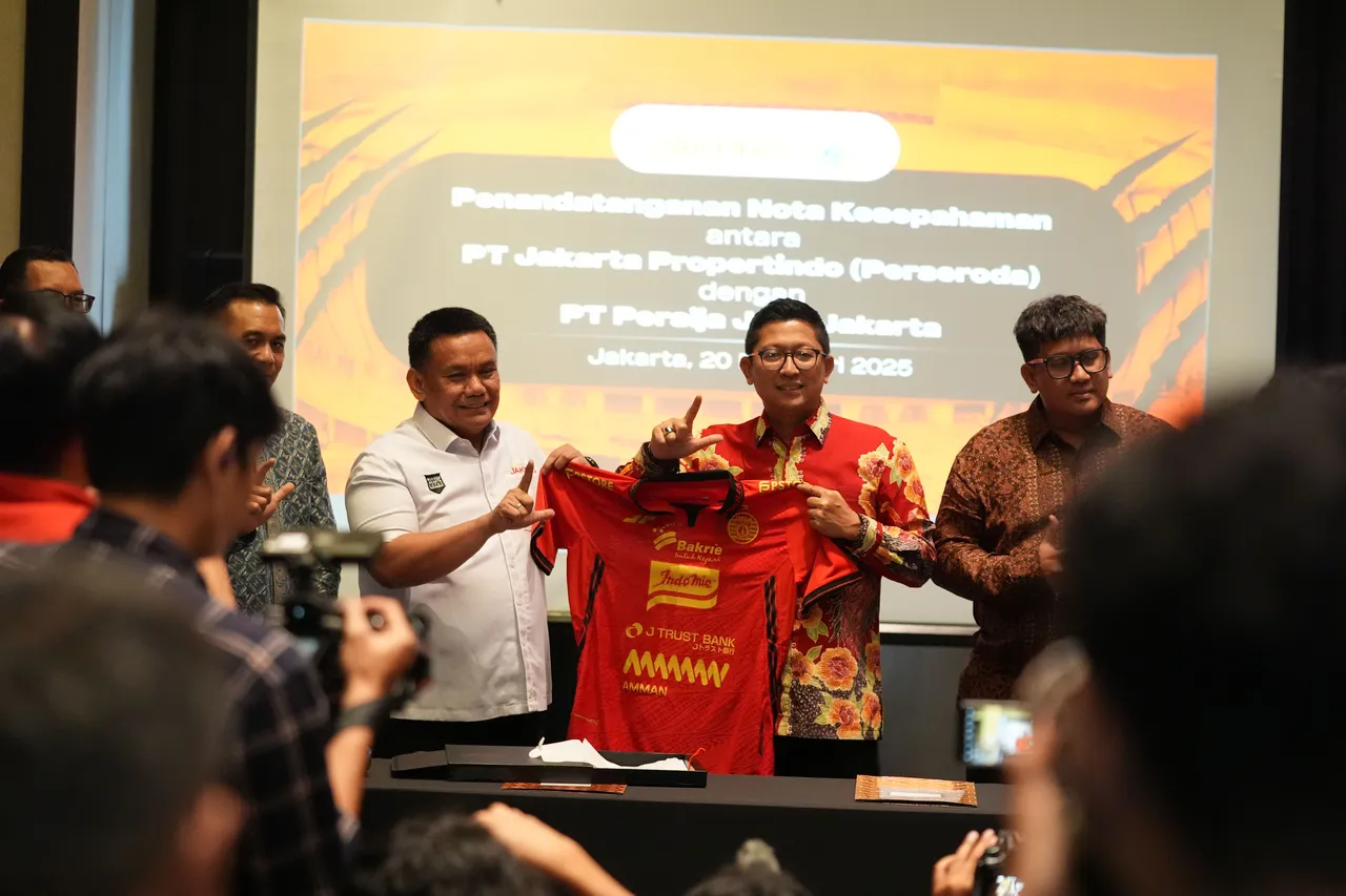 Penandatanganan MoU Jakpro dengan PT Persija/Persija