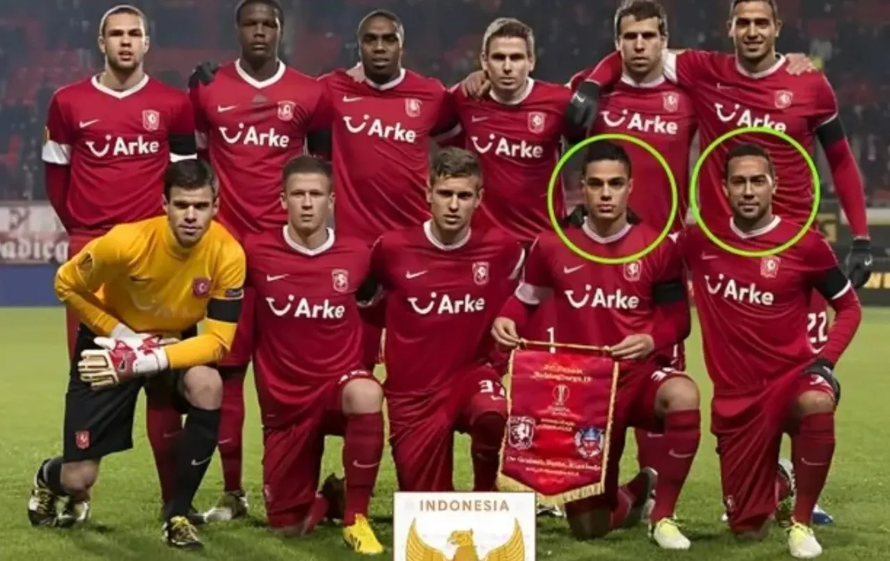 Denny Landzaat dan Joey Pelupessy satu tim di FC Twente pada musim 2012/2013/foto: IG futboll.indonesiaa