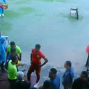 persika vs persibat.jpg - Pertandingan Persika vs Persibat dihentikan karena lapangan banjir usai diguyur hujan lebat disertai petir/foto: Youtube Persika.