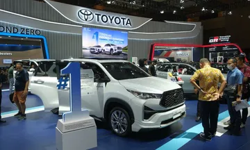Kijang Innova Zenix Hybrid kembali mencatatkan penjualan Toyota tertinggi di IIMS 2025. (TAM)