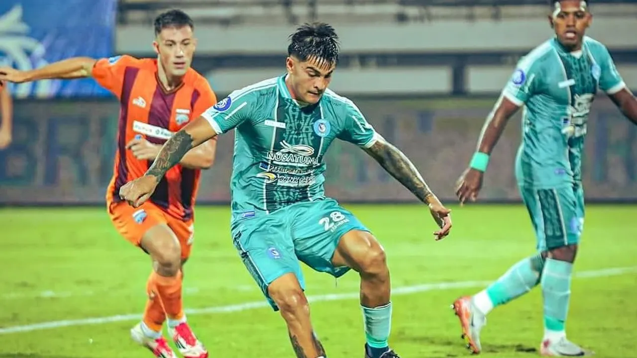 Abel Arganaraz di laga PSBS Biak vs Borneo FC (Foto: instagram/@psbsofficial)