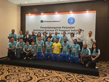 PSBS Biak Dapat Dana Sponsor dari PT Freeport Indonesia (Foto: PSBS Biak)