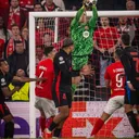 Penampilan Wojciech Szczesny di laga Benfica vs Barcelona pada ajang Liga Champions 2024/2025. (Foto: Instagram/fcbarcelona)