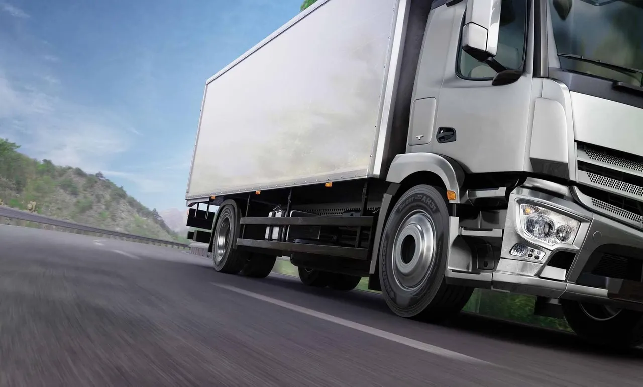 Hankook AH 31 dan SmartFlex AH31 ban niaga yang cocok untuk segala cuaca. (Hankook Indonesia)