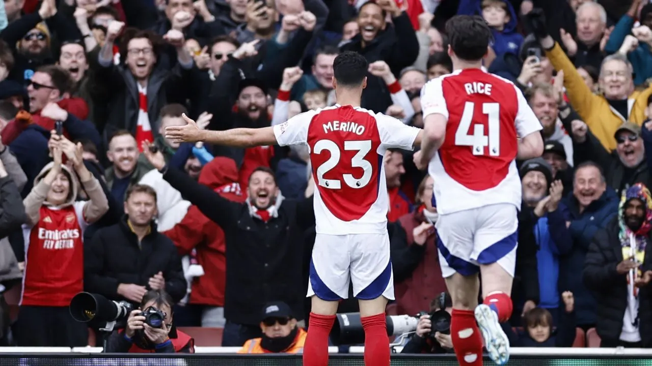 Pemain Arsenal merayakan gol/X Arsenal.