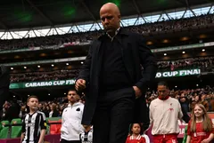 Liverpool Pecat Arne Slot