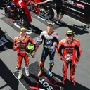 toprak razgatlioglu dan nicolo bulega dan alvaro bautista.jpg - Toprak Razgatlioglu dan dua pembalap Aruba.it Ducati, Nicolo Bulega dan Alvaro Bautista/foto: FIM WorldSBK