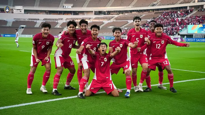 Selebrasi para pemain Timnas Indonesia U-17 di laga kontra Yaman U-17 di Piala Asia U-17 2025 (Foto: x.com/TimnasIndonesia)