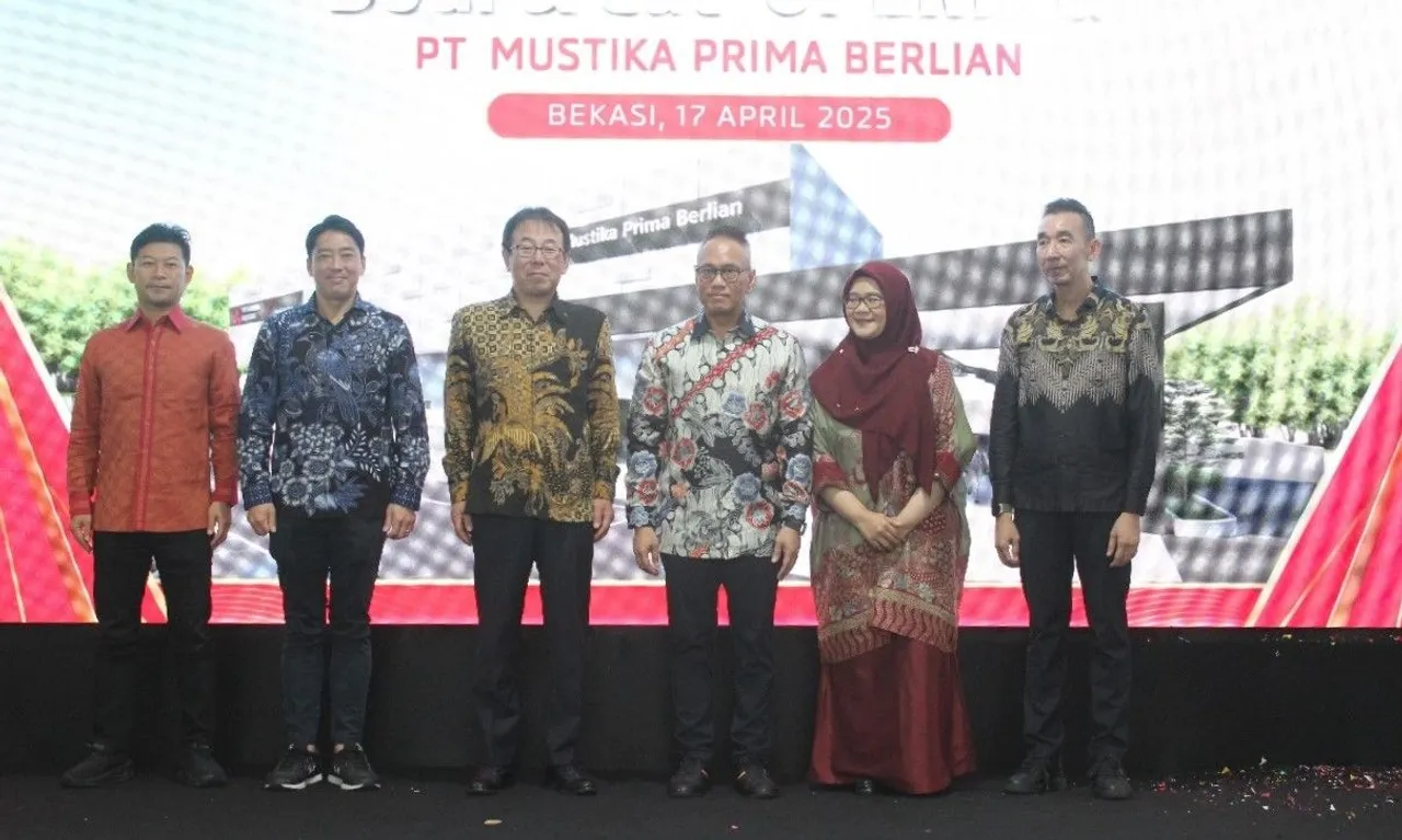 Seremoni peresmian fasilitas Bodi dan Cat resmi Mitsubishi Mustika Prima Berlian, Bekasi. (MMKSI)