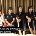 Jung Ho-young dan para pemain timnas voli putri Korea Selatan/foto: KOVO