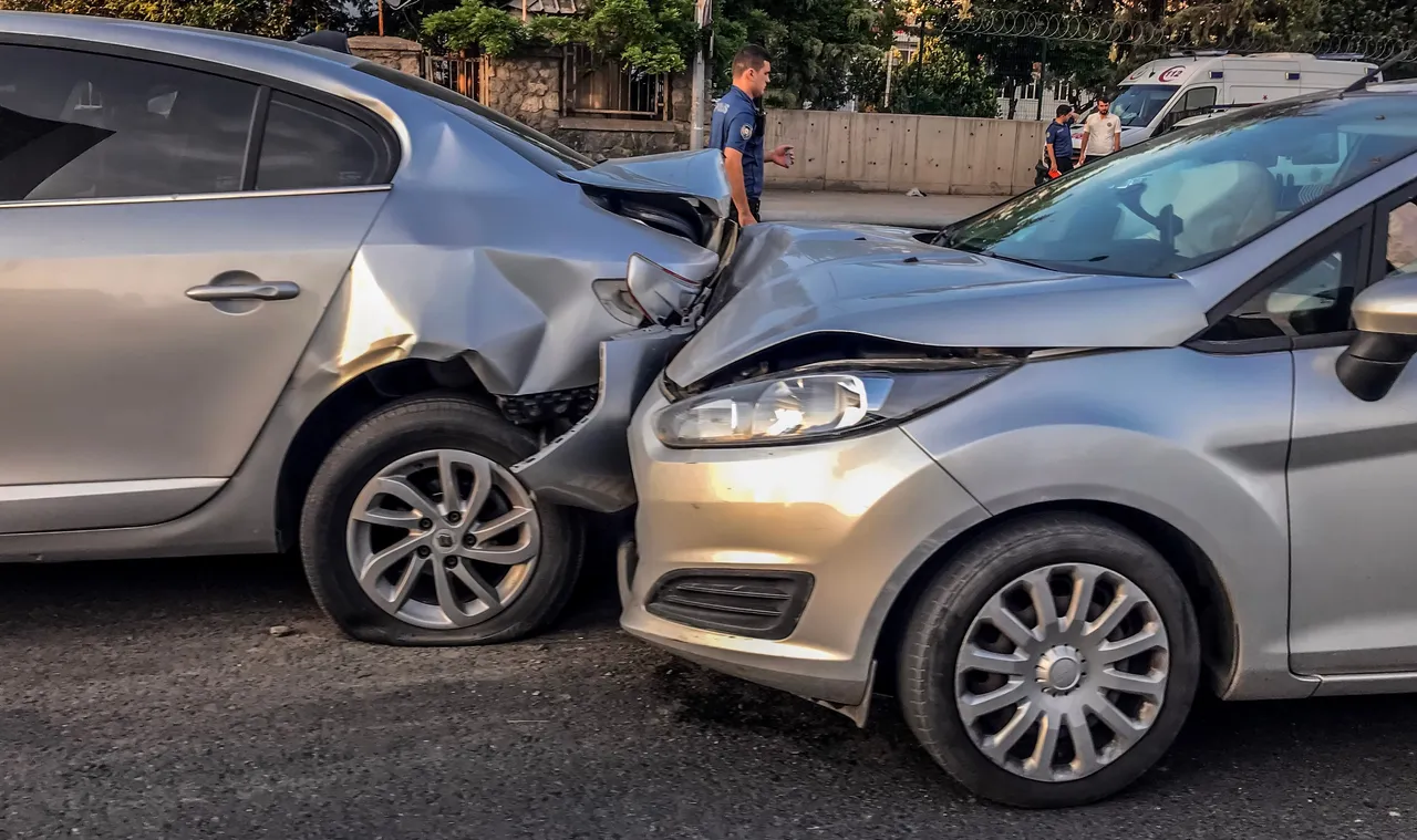 Kondisi perjalanan mudik yang melelahkan meningkatkan risiko kecelakaan. (Roojai)