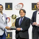 Kia EV3 meraih gelar bergengsi sebagai World Car of the Year 2025 di acara World Car Awards di New York International Auto Show 2025. (KIA)