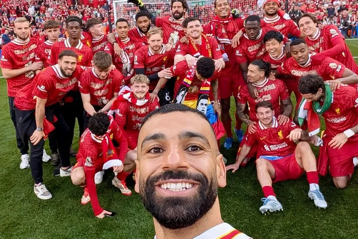 Mohamed Salah dan pemain Liverpool/foto: Ofisial LFC