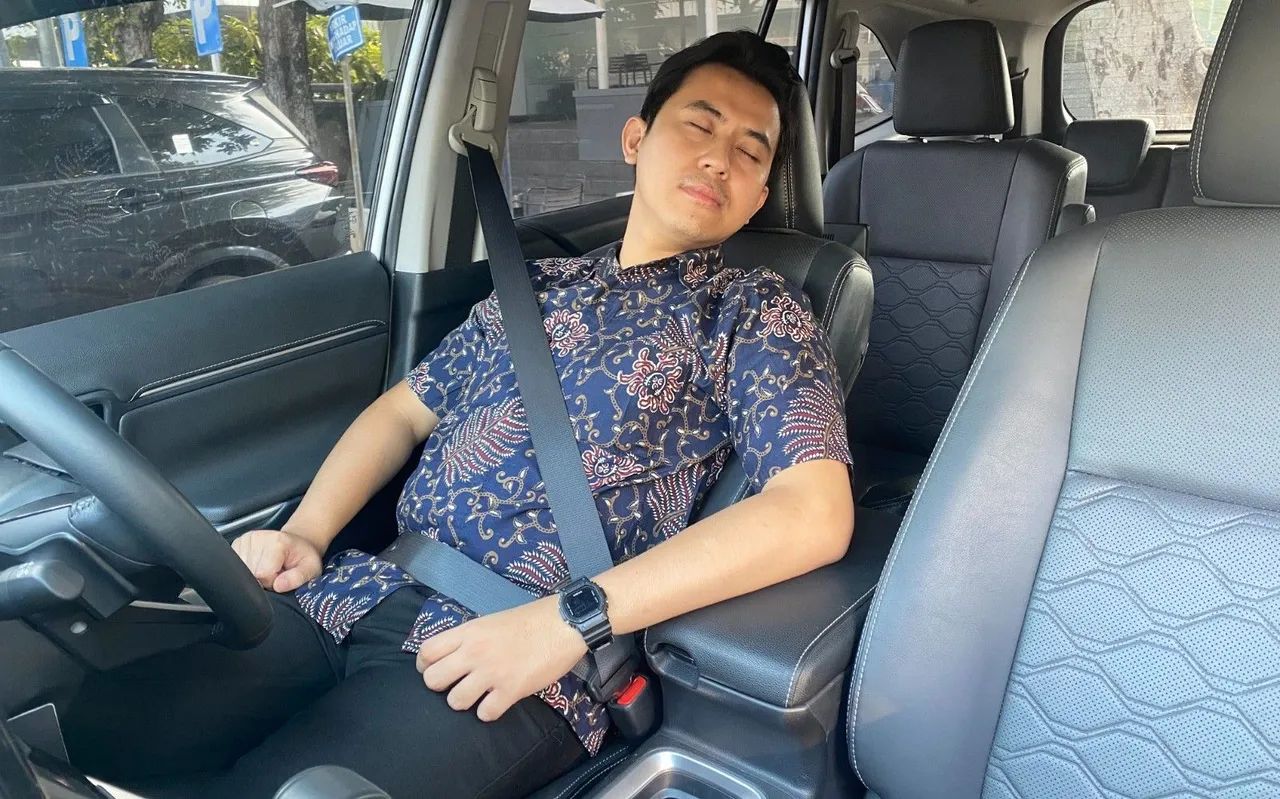 Tidur di dalam mobil ber-AC saat berhenti berisiko keracunan gas CO. (Auto2000)